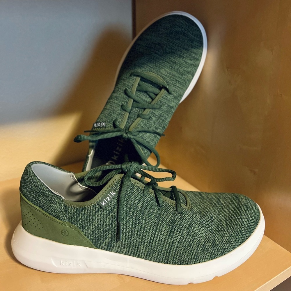 Kizik Green Slip-On Madrid Sneakers size men’s 10 women’s 11.5